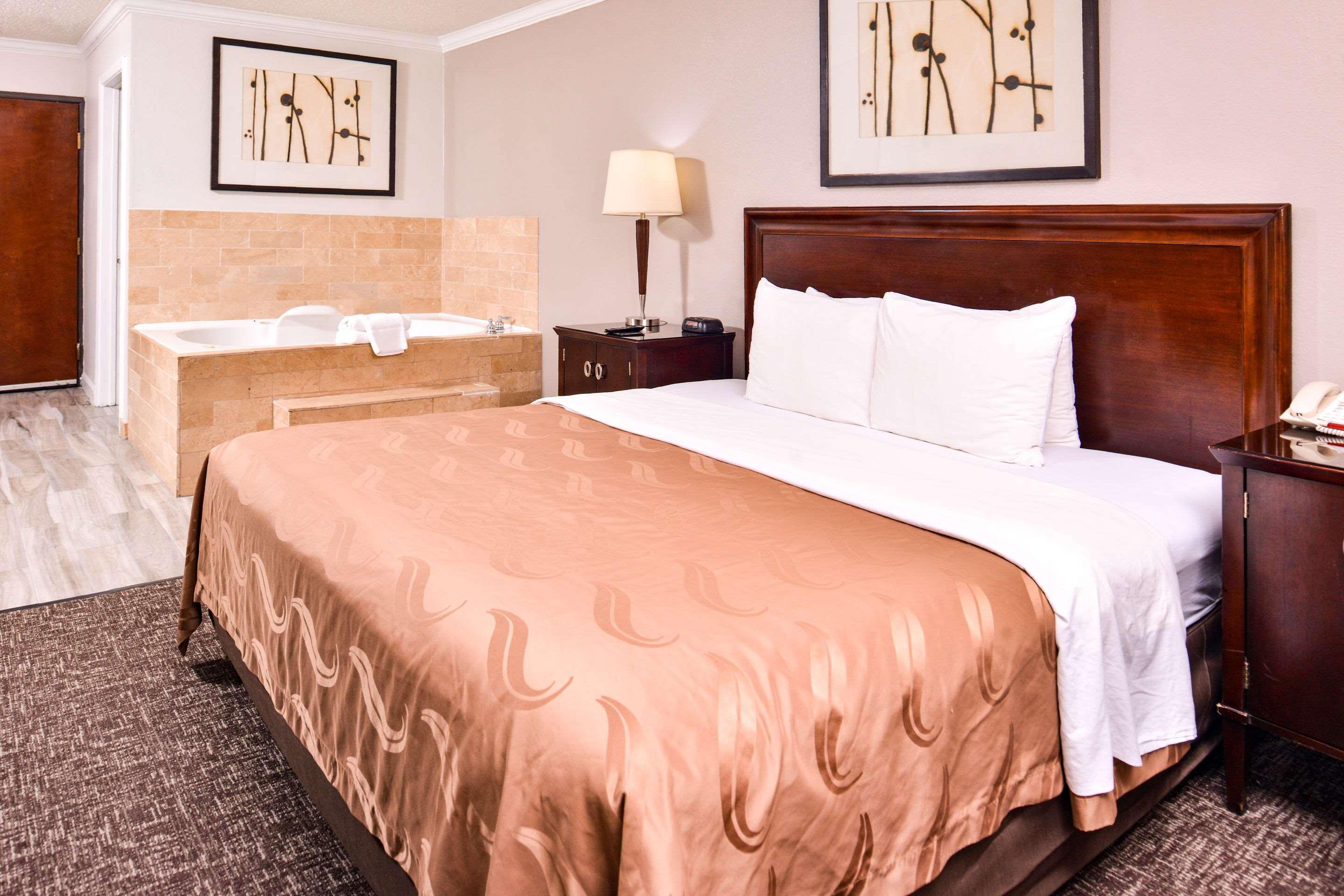Quality Inn & Suites Beaumont Kültér fotó