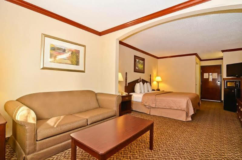 Quality Inn & Suites Beaumont Kültér fotó